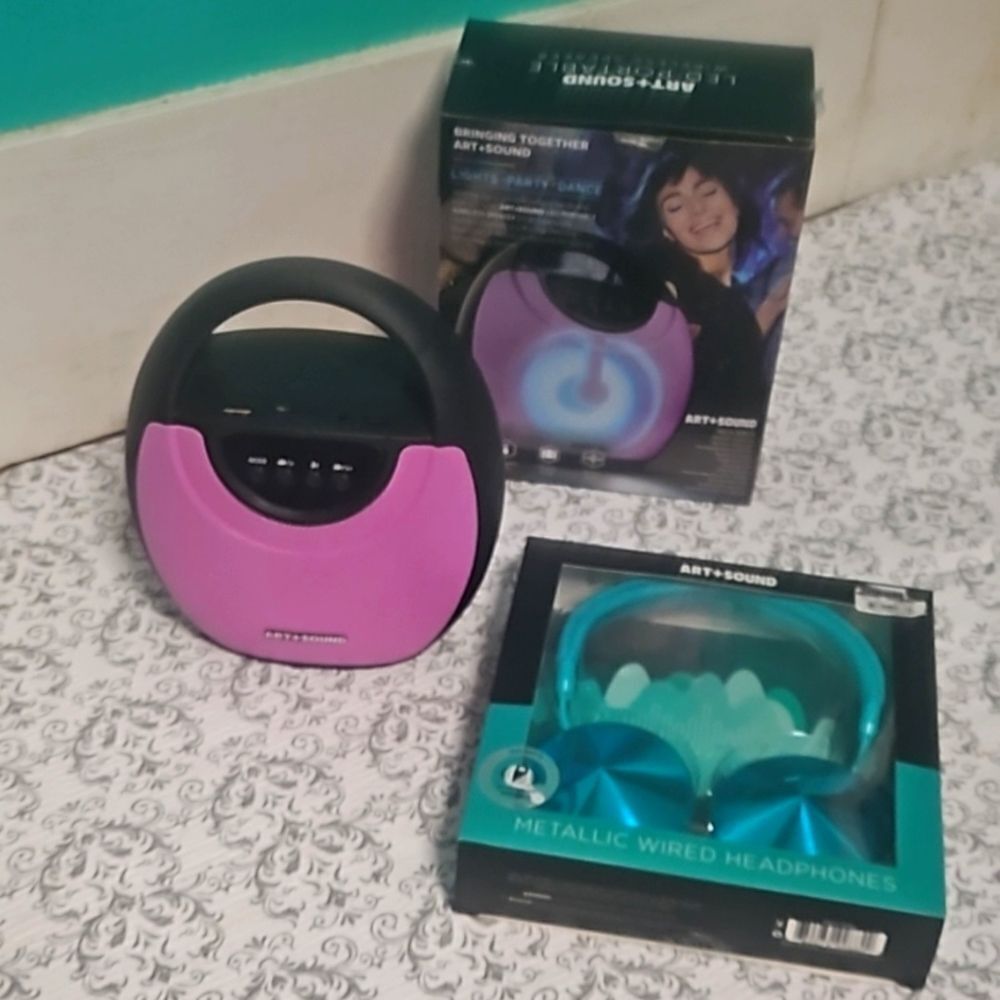 Art + Sound Wireless Speaker Turquoise Bluetooth Sealed Headphones